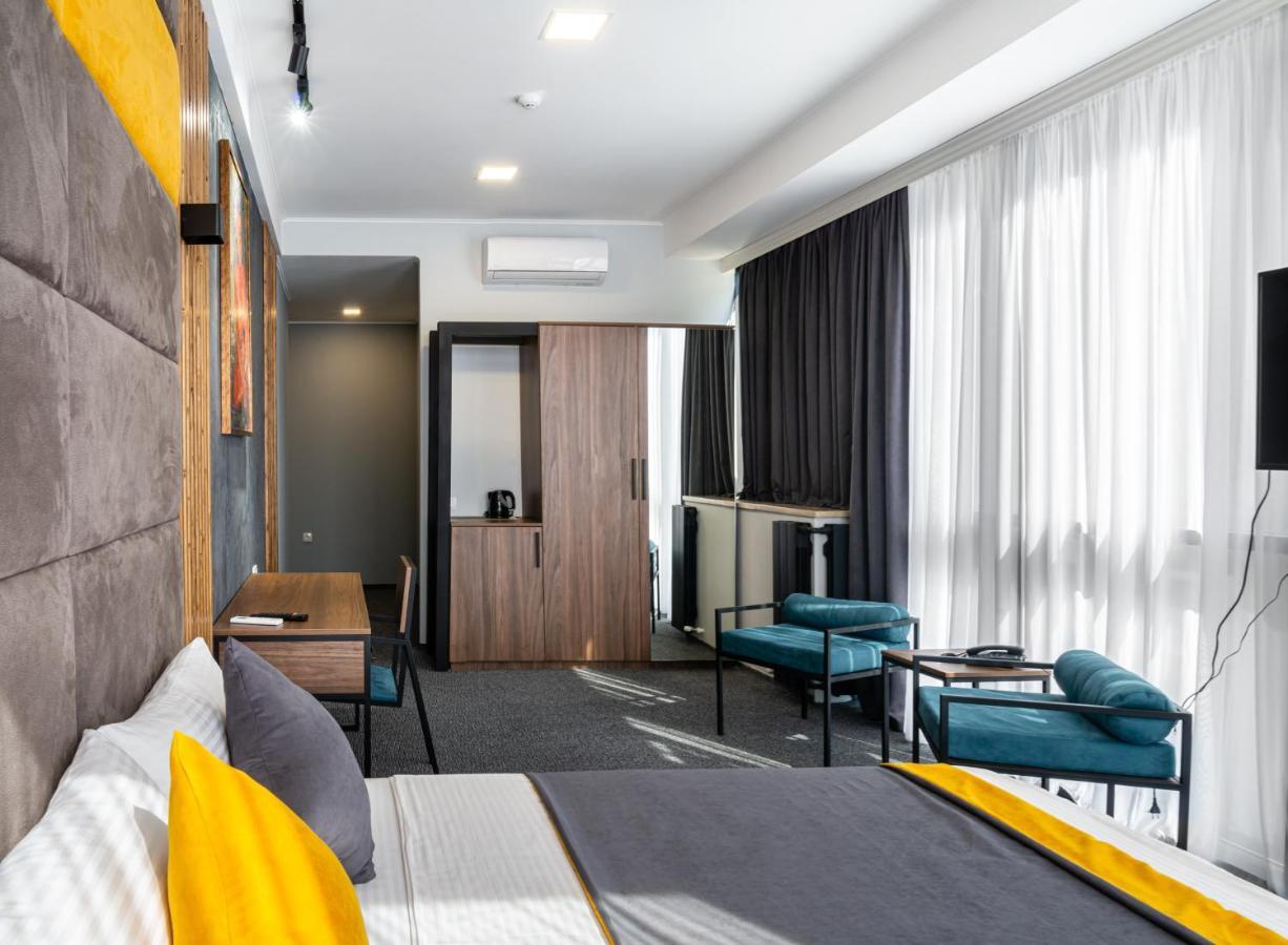 טביליסי Bg Palace Hotel מראה חיצוני תמונה